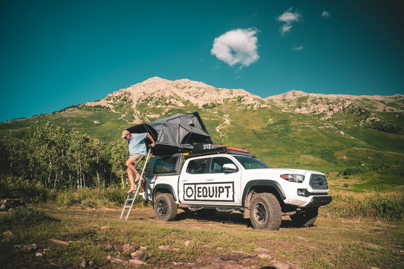 Load image into Gallery viewer, Sabre Hard Shell Roof Top Tent
