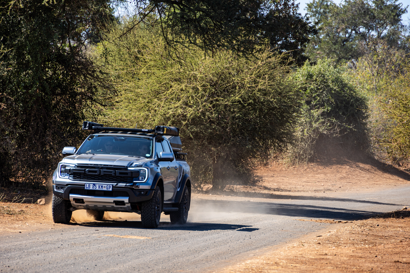 Load image into Gallery viewer, Ford Ranger Double Cab K9 Roof Rack Kit
