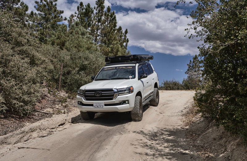 Load image into Gallery viewer, Alpine 61 Hardshell Rooftop Tent – Aluminum, 2–3 Person, 4-Season Overland Tent for SUVs &amp; Trucks – Black Compact Design
