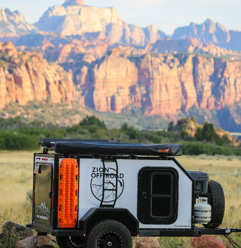 Load image into Gallery viewer, Sumatra MARINE Bracket for 20 lb. Steel BBQ Propane Tank
