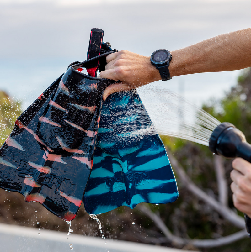 Load image into Gallery viewer, BeachBox Portable Shower Tank - &#39;Elevation&#39;
