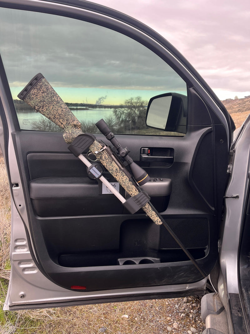 Load image into Gallery viewer, Sidekick Door-Mounted Gun Rack – 2007-2021 Toyota Tundra
