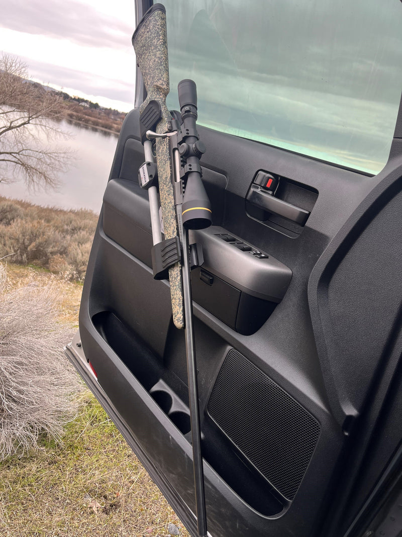 Load image into Gallery viewer, Sidekick Door-Mounted Gun Rack – 2007-2021 Toyota Tundra
