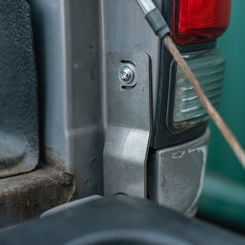 Load image into Gallery viewer, Tailgate Theft Protector for 2000-2006 Toyota Tundra
