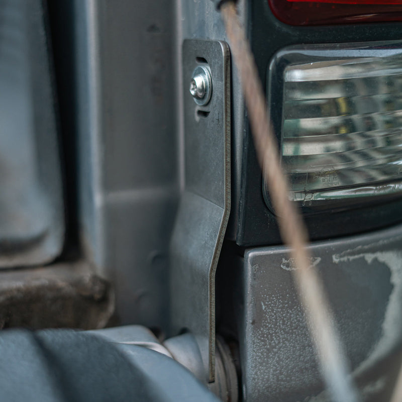 Load image into Gallery viewer, Tailgate Theft Protector for 2000-2006 Toyota Tundra
