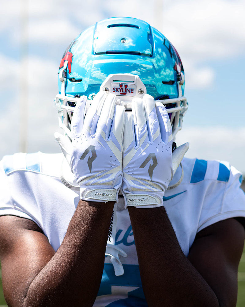 Load image into Gallery viewer, Phenom Elite VPS5 Youth Football Gloves - Team Colors
