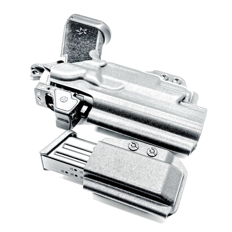 Load image into Gallery viewer, Staccato HD P4.5 &amp; Surefire XC3 IWB Holster with Magazine Carrier Combo
