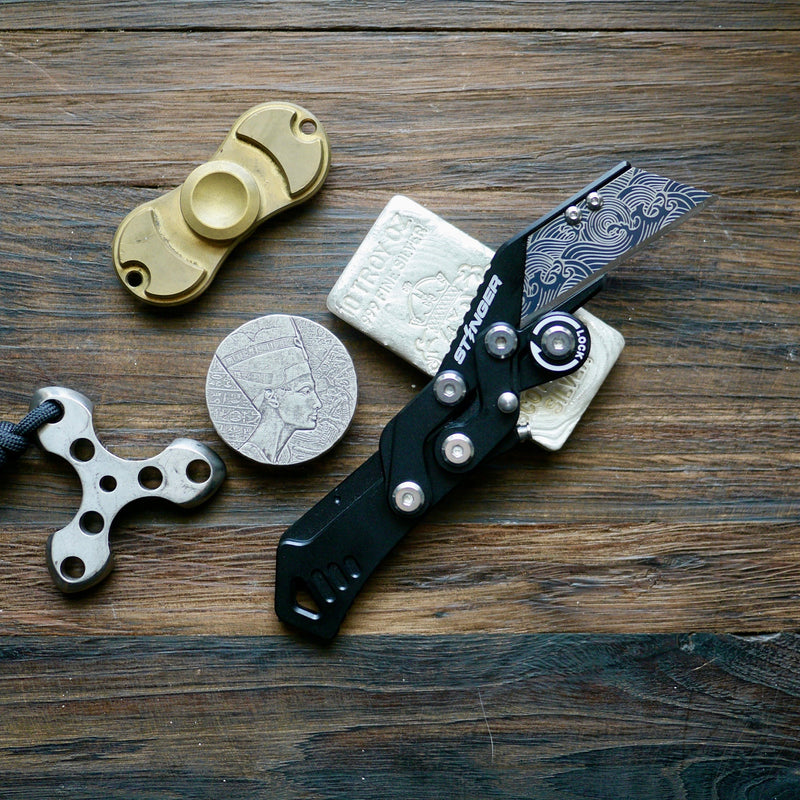 Load image into Gallery viewer, Stinger Godzilla Tool, Folding Pocket Utility - Matte Black
