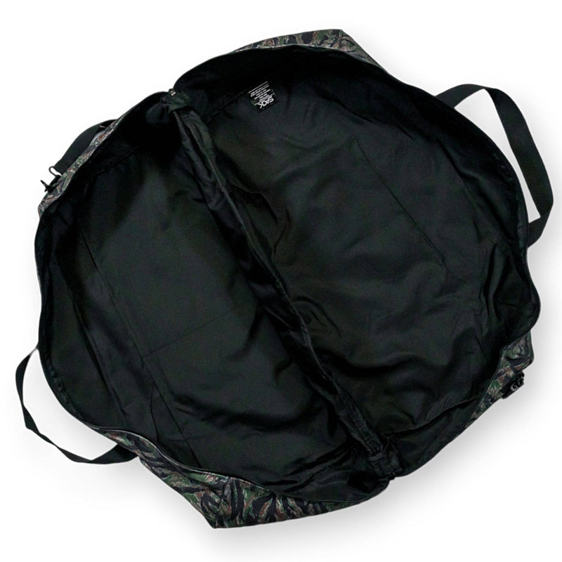 Load image into Gallery viewer, Waterproof XL 57.5L Waxed Duffle Bag
