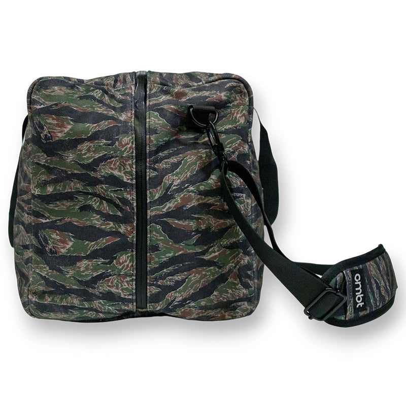 Load image into Gallery viewer, Waterproof XL 57.5L Waxed Duffle Bag
