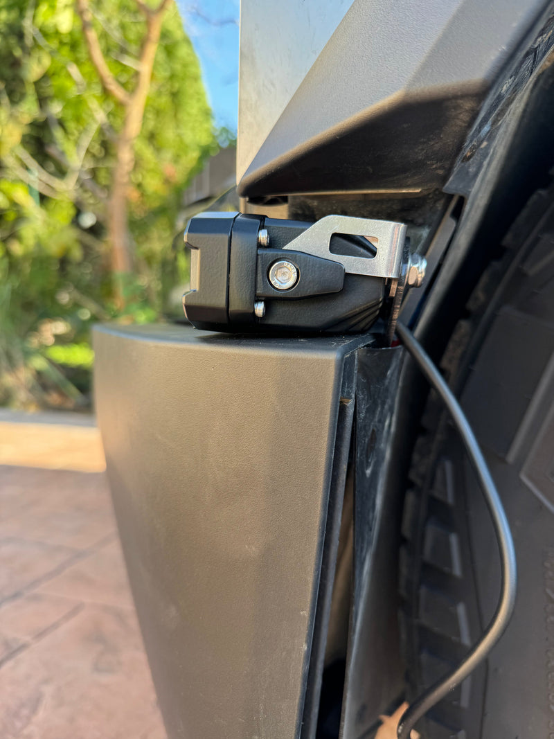 Load image into Gallery viewer, Tesla Cybertruck Bumper Light Pods
