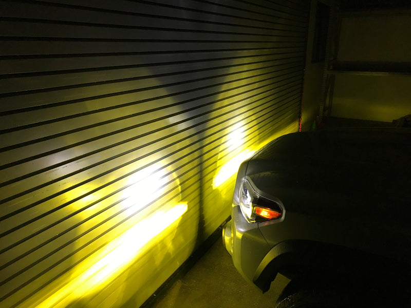 Load image into Gallery viewer, Tri-Color Fog Light Replacement Bulbs
