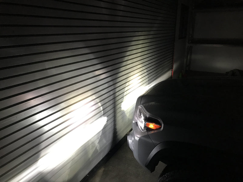 Load image into Gallery viewer, Tri-Color Fog Light Replacement Bulbs
