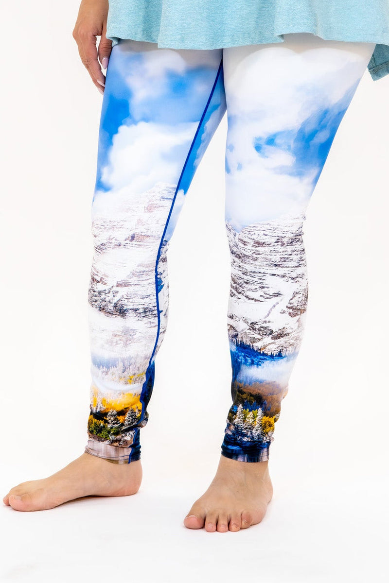 Load image into Gallery viewer, Maroon Bells Fall Yoga Pants
