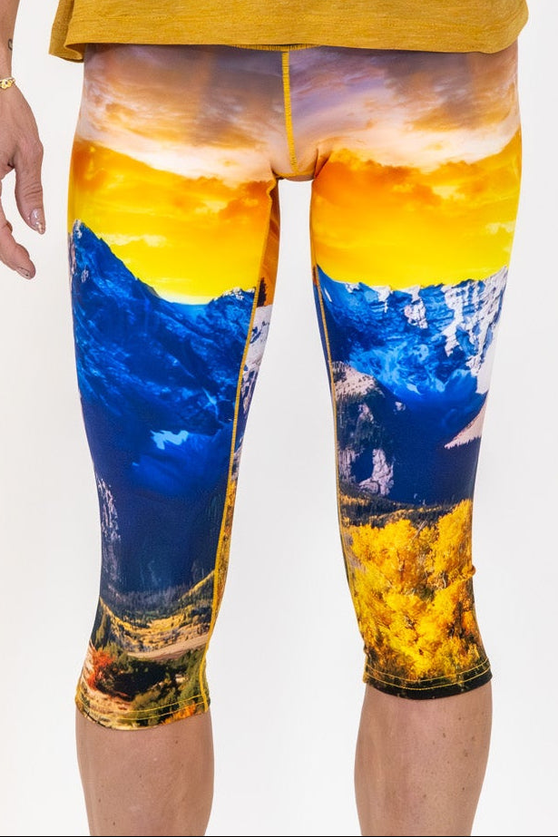 Load image into Gallery viewer, Capitol Peak Sunset Yoga Pants Capri
