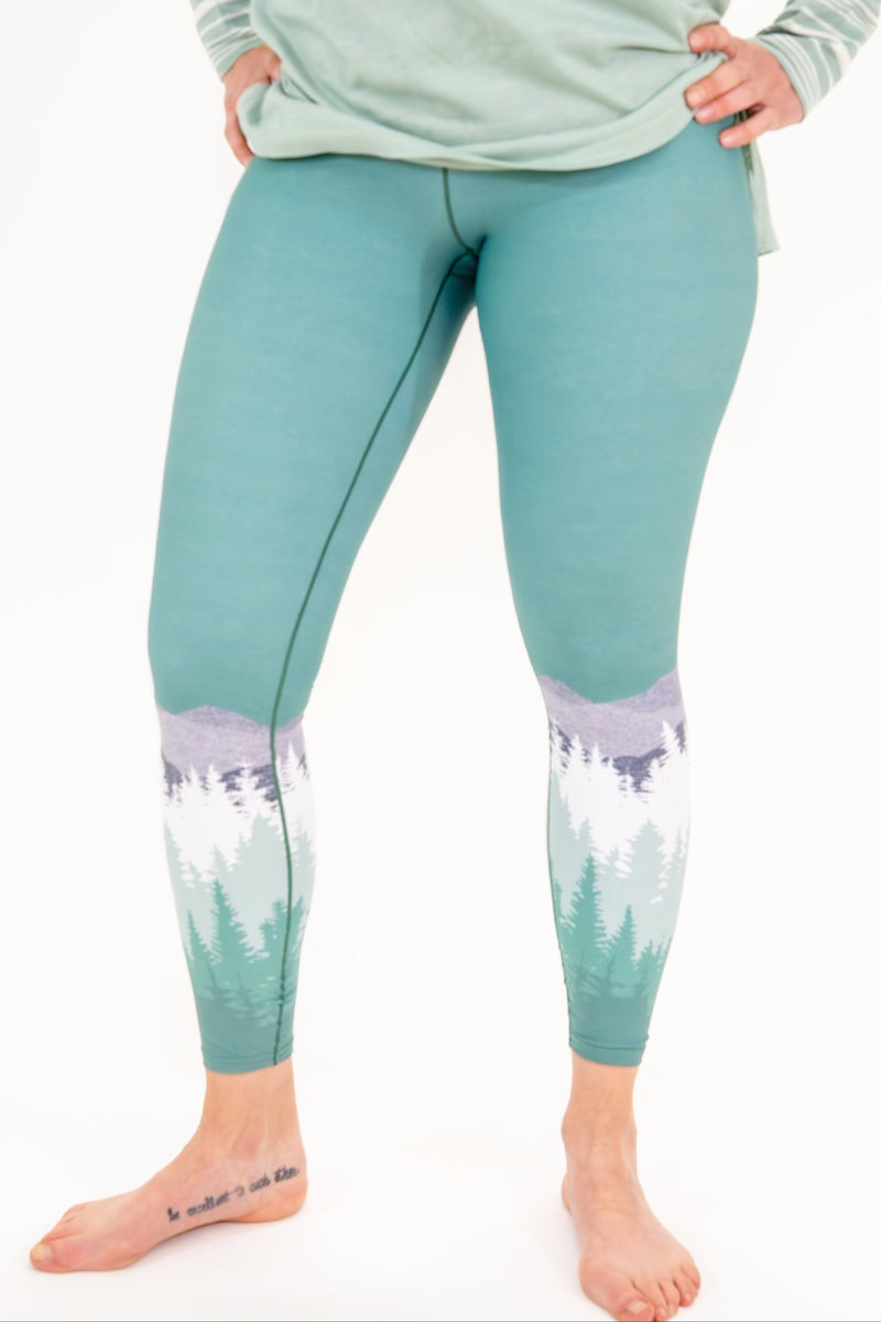 Load image into Gallery viewer, Peak Green Summit Yoga Pants

