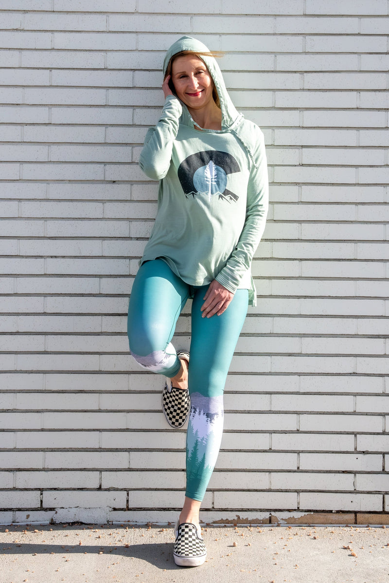 Load image into Gallery viewer, Peak Green Summit Yoga Pants
