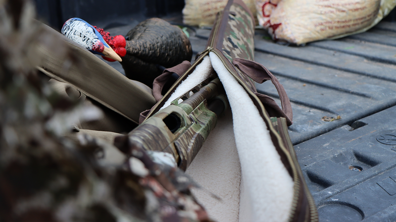 Load image into Gallery viewer, Rawhide Classic Camo Shotgun Case - 52"
