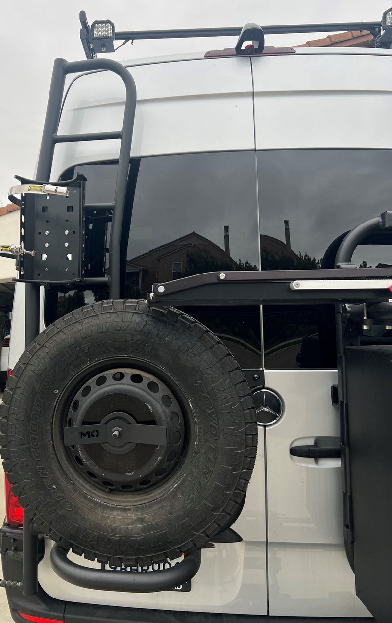 Load image into Gallery viewer, Ladder Cross-Bar Mount for Propane and CO2 Power Tanks
