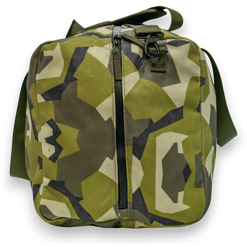 Load image into Gallery viewer, Waterproof XL 57.5L Waxed Duffle Bag

