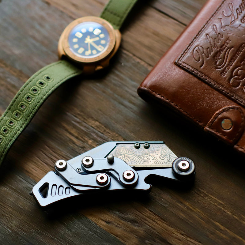 Load image into Gallery viewer, Stinger Godzilla Tool, Folding Pocket Utility - Space Grey
