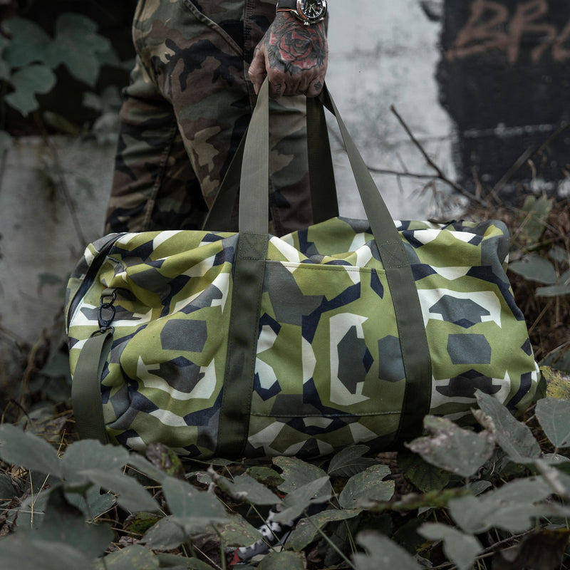 Load image into Gallery viewer, Waterproof XL 57.5L Waxed Duffle Bag
