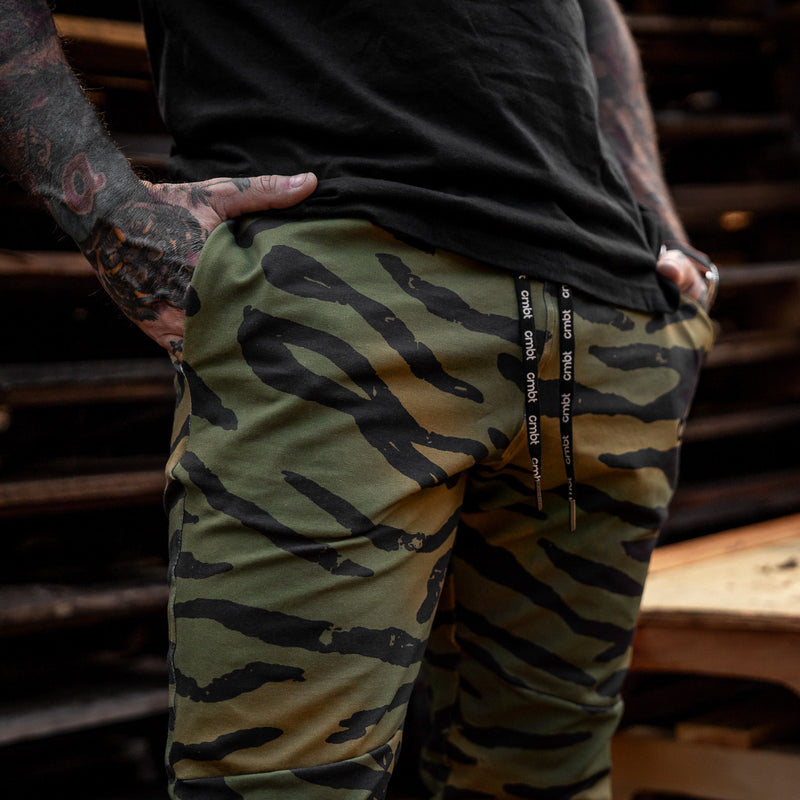 Load image into Gallery viewer, Men&#39;s Dynamic Performance Joggers 2.0
