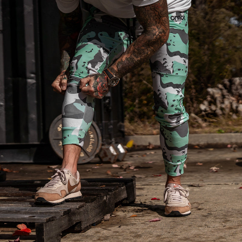 Load image into Gallery viewer, Men&#39;s Dynamic Performance Joggers 2.0
