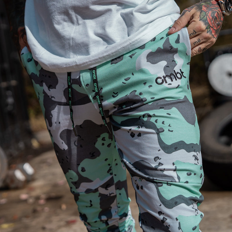 Load image into Gallery viewer, Men&#39;s Dynamic Performance Joggers 2.0
