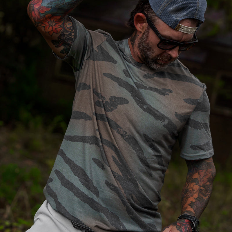 Load image into Gallery viewer, Men&#39;s Outdoor UPF40 Performance T-Shirt
