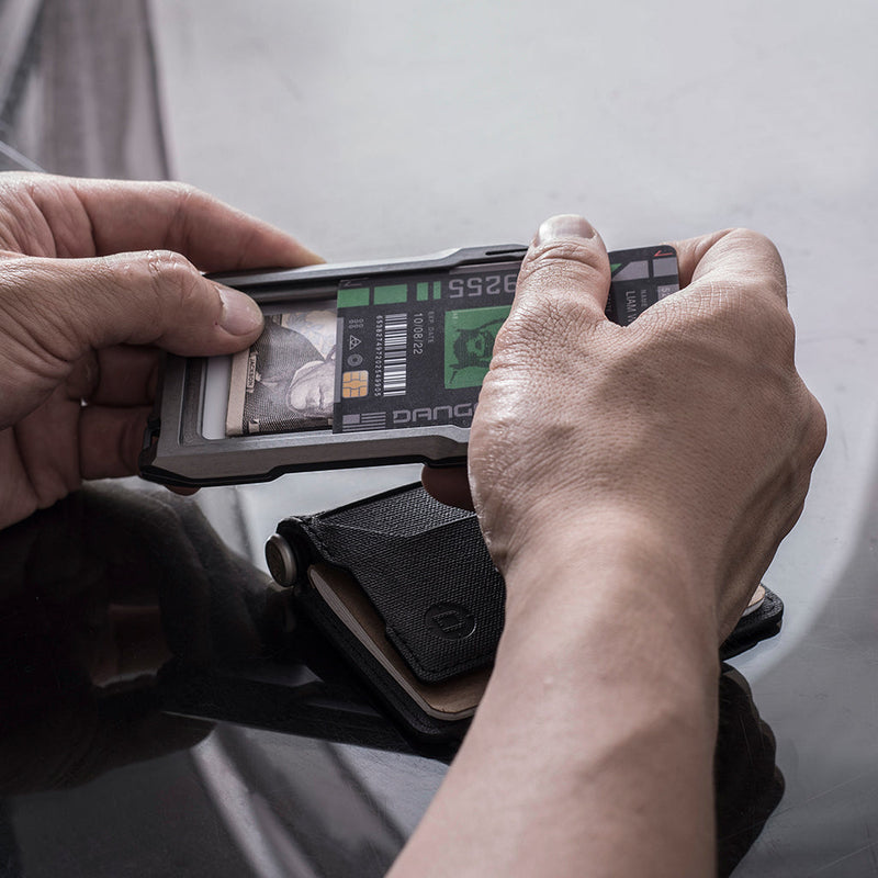 Load image into Gallery viewer, A10 Adapt™ Wallet
