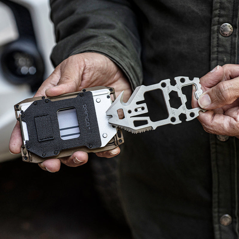 Load image into Gallery viewer, A10 Holster Backplate with MT05 Multi-Tool

