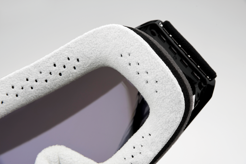 Load image into Gallery viewer, 100% Armega Goggles - Black - Silver Flash Mirror 50005-00001
