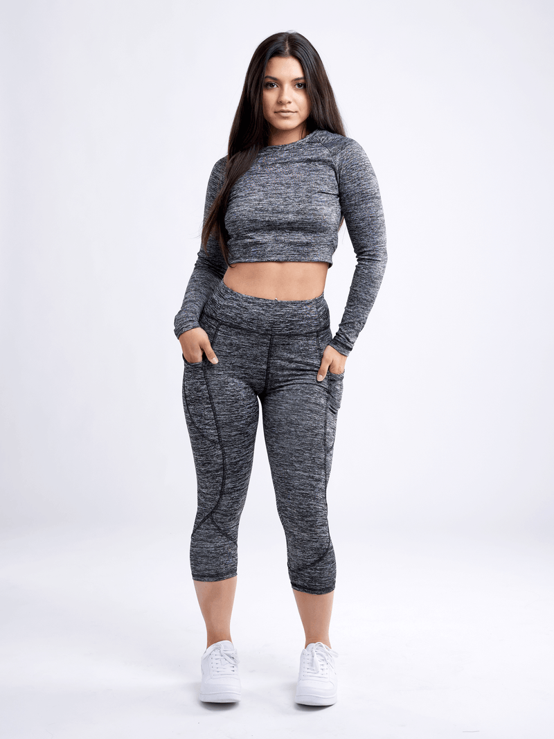 Load image into Gallery viewer, JupiterGear Mid-Rise Capri Fitness Leggings with Side Pockets
