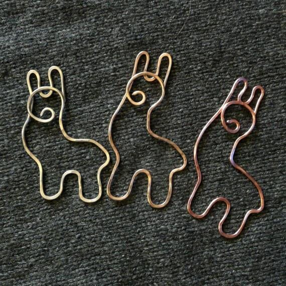 Load image into Gallery viewer, Adorable Alpaca Shawl Pin
