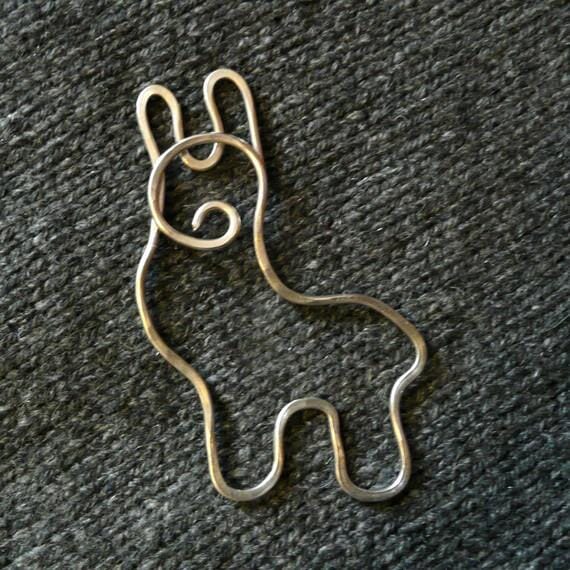 Load image into Gallery viewer, Adorable Alpaca Shawl Pin
