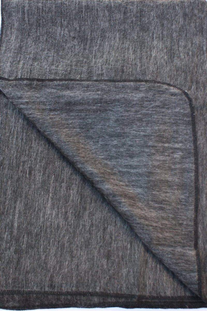 Load image into Gallery viewer, Alpaca at Home Alpaca Throw
