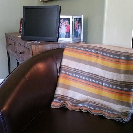 Load image into Gallery viewer, Alpaca at Home Alpaca Throw
