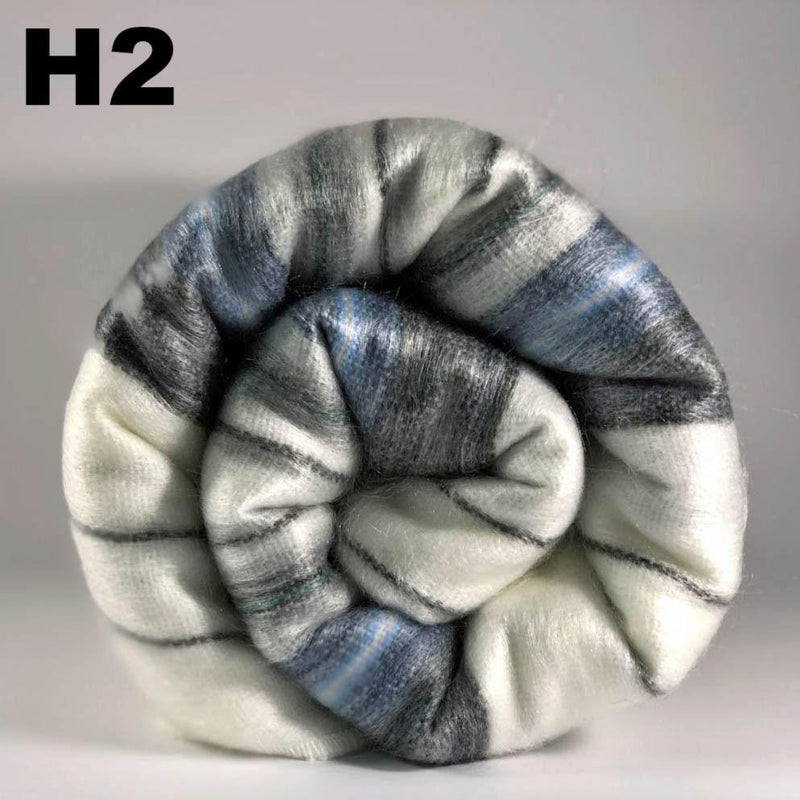 Load image into Gallery viewer, Alpaca Bed Blanket - Striped
