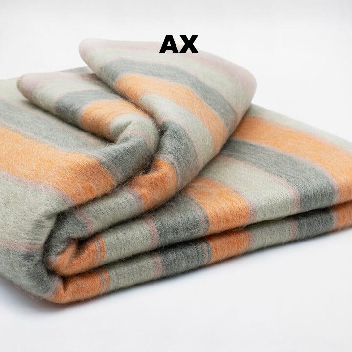 Load image into Gallery viewer, Alpaca Bed Blanket - Striped
