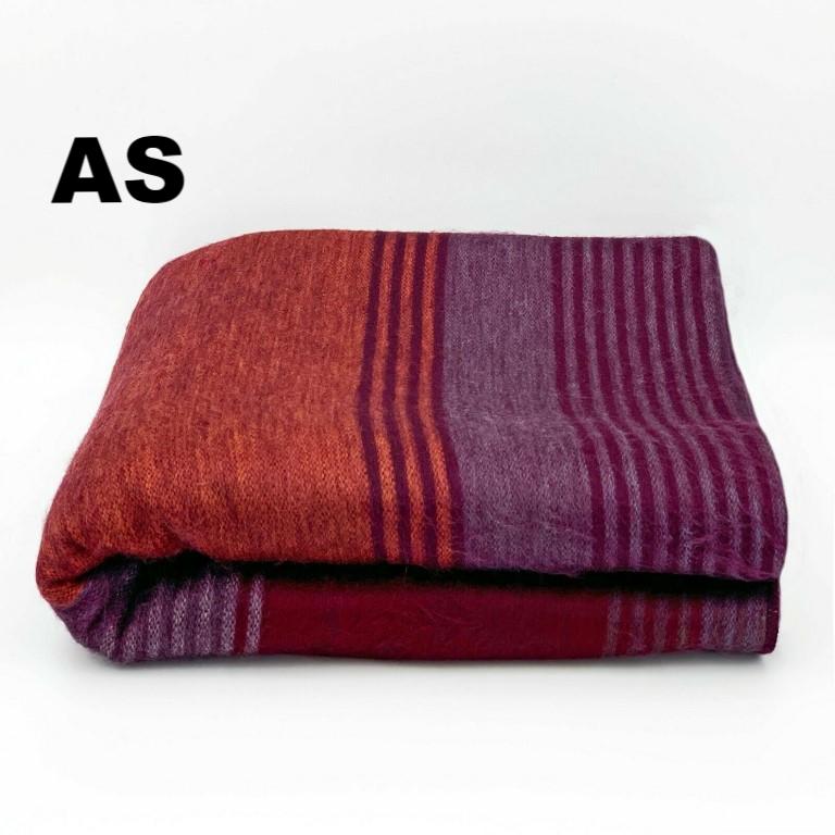 Load image into Gallery viewer, Alpaca Bed Blanket - Striped
