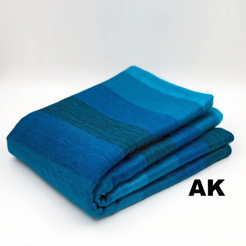 Load image into Gallery viewer, Alpaca Bed Blanket - Striped
