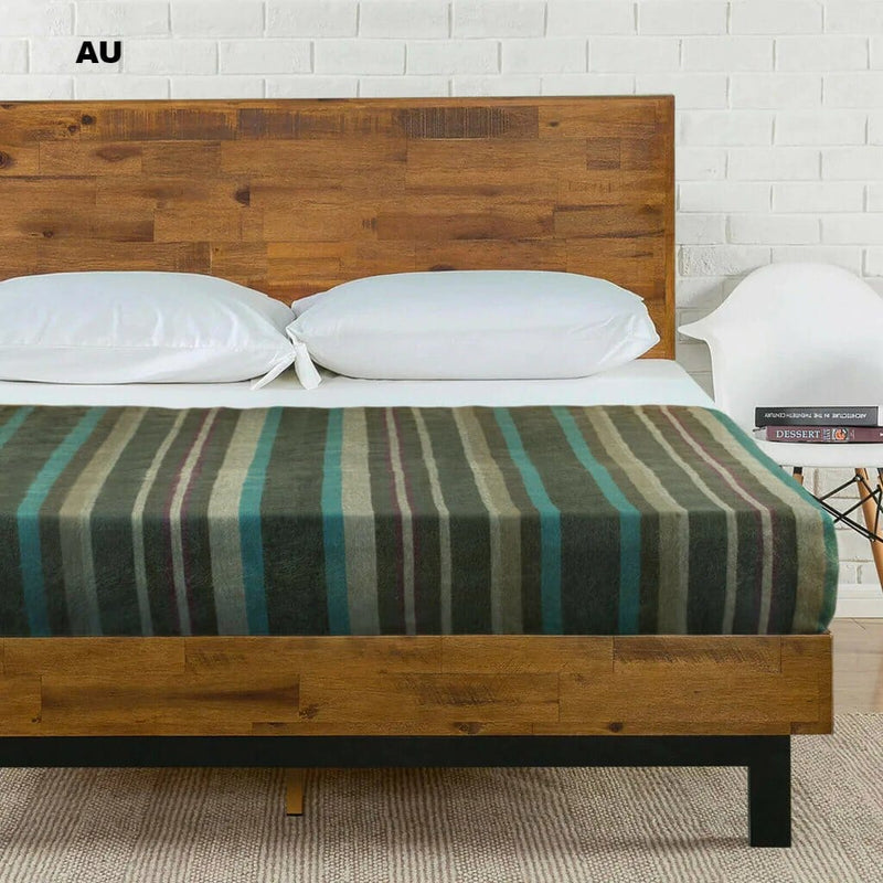 Load image into Gallery viewer, Alpaca Bed Blanket - Striped
