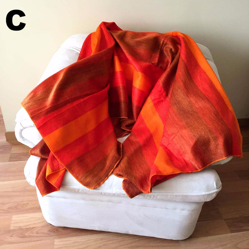 Load image into Gallery viewer, Alpaca Bed Blanket - Striped
