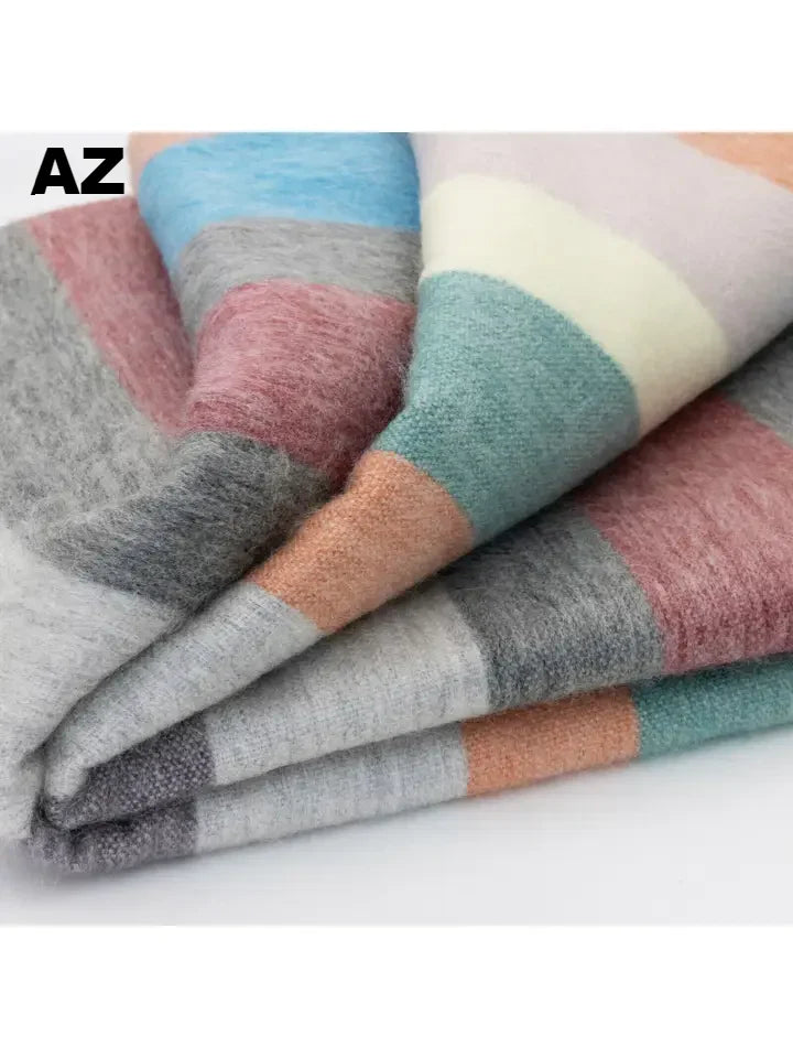 Load image into Gallery viewer, Alpaca Bed Blanket - Striped
