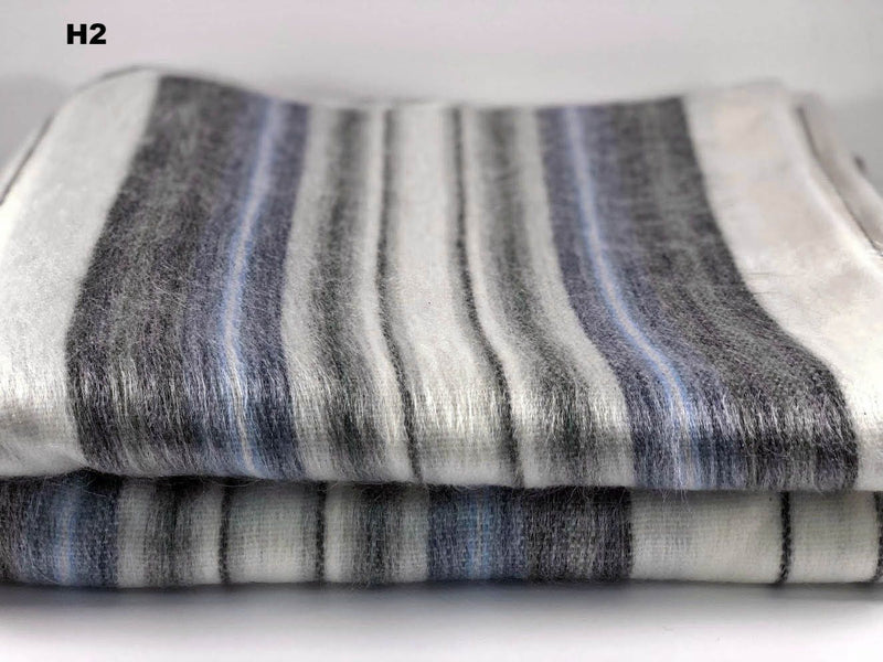 Load image into Gallery viewer, Alpaca Bed Blanket - Striped
