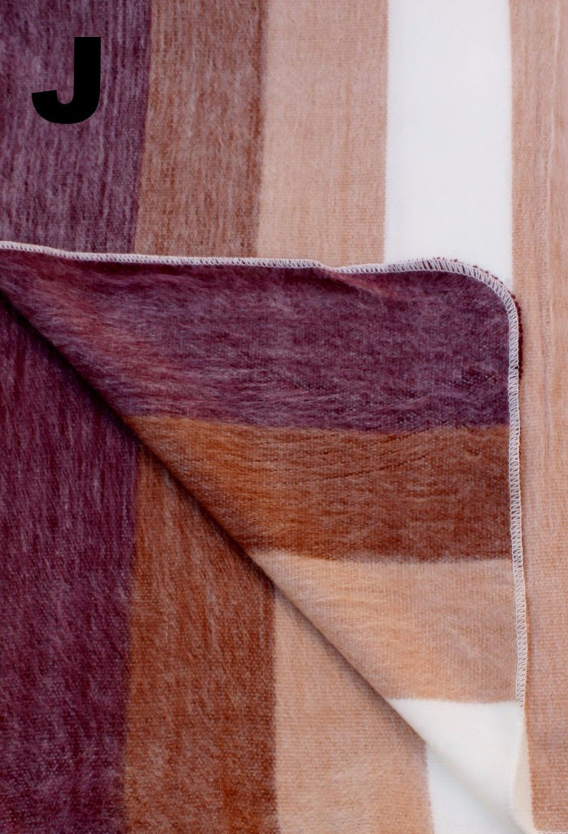 Load image into Gallery viewer, Alpaca Bed Blanket - Striped
