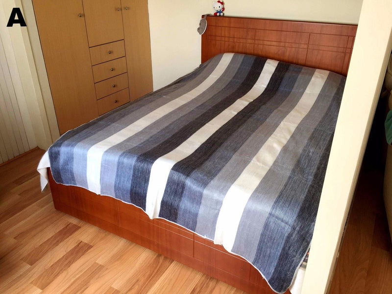 Load image into Gallery viewer, Alpaca Bed Blanket - Striped
