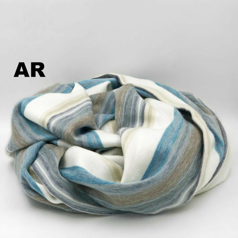 Load image into Gallery viewer, Alpaca Bed Blanket - Striped
