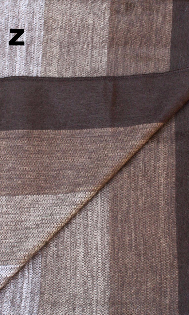 Load image into Gallery viewer, Alpaca Bed Blanket - Striped
